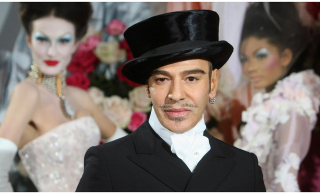 &Omicron; John Galliano &theta;&alpha; &epsilon;ί&nu;&alpha;&iota; &omicron; &epsilon;&pi;ό&mu;&epsilon;&nu;&omicron;&sigmaf; &mu;&epsilon;&gamma;ά&lambda;&omicron;&sigmaf; &pi;&rho;&omega;&tau;&alpha;&gamma;&omega;&nu;&iota;&sigma;&tau;ή&sigmaf; &tau;&omicron;&upsilon; Met Gala
