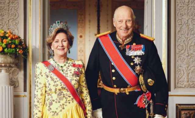 &Beta;&alpha;&sigma;&iota;&lambda;&iota;ά&sigmaf; Harald V: &Omicron;&iota; &pi;&iota;&omicron; &epsilon;&mu;&beta;&lambda;&eta;&mu;&alpha;&tau;&iota;&kappa;έ&sigmaf; &sigma;&tau;&iota;&gamma;&mu;έ&sigmaf; &pi;&omicron;&upsilon; &sigma;&eta;&mu;ά&delta;&epsilon;&psi;&alpha;&nu; &tau;&eta; &zeta;&omega;ή &tau;&omicron;&upsilon;