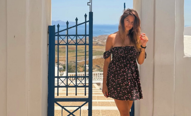 &Kappa;&omega;&nu;&sigma;&tau;&alpha;&nu;&tau;ί&nu;&alpha; &Epsilon;&upsilon;&rho;&iota;&pi;ί&delta;&omicron;&upsilon;: &Tau;&omicron; &phi;&omega;&tau;&omicron;&gamma;&rho;&alpha;&phi;&iota;&kappa;ό ά&lambda;&mu;&pi;&omicron;&upsilon;&mu; &alpha;&pi;ό &tau;&alpha; &Zeta;&alpha;&gamma;&omicron;&rho;&omicron;&chi;ώ&rho;&iota;&alpha; &kappa;&alpha;&iota; &tau;&omicron; casual chic look &pi;&omicron;&upsilon; &xi;&epsilon;&chi;&omega;&rho;ί&sigma;&alpha;&mu;&epsilon;