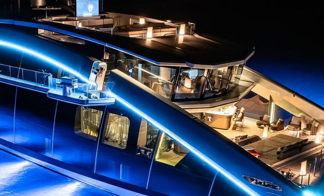 Hofit Golan: Μας ξεναγεί στο luxury καταμαράν όπου έμεινε με τη Ραμόνα Φίλιπ και την Kimberly Guilfoyle