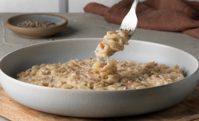 &Kappa;&rho;&iota;&theta;&alpha;&rho;ό&tau;&omicron; cacio e pepe