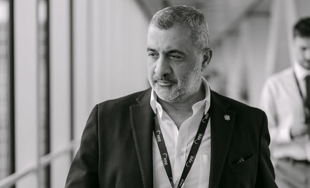 &Lambda;&omicron;&upsilon;&kappa;ά&sigmaf; &Phi;&omicron;&upsilon;&rho;&lambda;ά&sigmaf;: &Omicron;&iota; &kappa;&alpha;&lambda;&omicron;&kappa;&alpha;&iota;&rho;&iota;&nu;έ&sigmaf; &beta;&omicron;&upsilon;&tau;&iota;έ&sigmaf; &mu;&epsilon; &tau;&omicron;&nu; 17&chi;&rho;&omicron;&nu;&omicron; &gamma;&iota;&omicron; &tau;&omicron;&upsilon;, &Iota;ά&sigma;&omicron;&nu;&alpha;