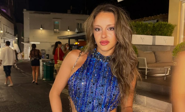 &Epsilon;&beta;&epsilon;&lambda;ί&nu;&alpha;: &Mu;&epsilon; &delta;ύ&omicron; &epsilon;&kappa;&rho;&eta;&kappa;&tau;&iota;&kappa;ά summer looks &sigma;&tau;&iota;&sigmaf; &pi;&iota;&omicron; hot &alpha;&pi;&omicron;&chi;&rho;ώ&sigma;&epsilon;&iota;&sigmaf; &tau;&omicron;&upsilon; &kappa;&alpha;&lambda;&omicron;&kappa;&alpha;&iota;&rho;&iota;&omicron;ύ