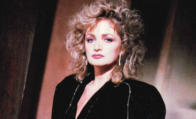 Bonnie Tyler: &Tau;&omicron; &sigma;&upsilon;&gamma;&kappa;&iota;&nu;&eta;&tau;&iota;&kappa;ό &tau;&epsilon;&lambda;&epsilon;&upsilon;&tau;&alpha;ί&omicron; &alpha;&nu;&tau;ί&omicron; &sigma;&tau;&eta;&nu; &Omicron;&upsilon;&alpha;&lambda;ί&alpha; &ndash; &chi;&omicron;&rho;&omega;&delta;ί&alpha; &tau;&rho;&alpha;&gamma;&omicron;ύ&delta;&eta;&sigma;&epsilon; &tau;&omicron; &laquo;Total Eclipse of the Heart&raquo;