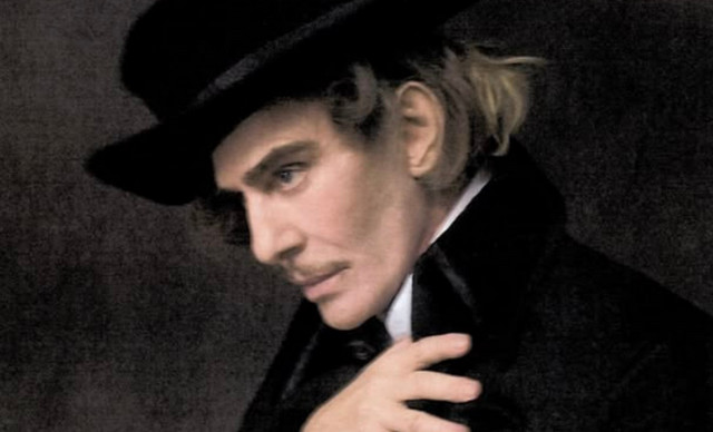 John Galliano: &Alpha;&kappa;&upsilon;&rho;ώ&nu;&epsilon;&tau;&alpha;&iota; &eta; &mu;&epsilon;&gamma;ά&lambda;&eta; έ&kappa;&theta;&epsilon;&sigma;ή &tau;&omicron;&upsilon; &sigma;&tau;&omicron; Met &ndash;