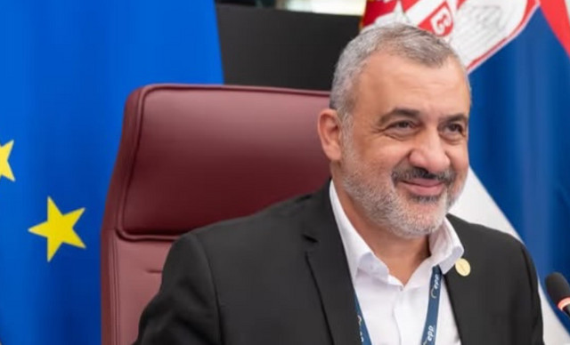 &Lambda;&omicron;&upsilon;&kappa;ά&sigmaf; &Phi;&omicron;&upsilon;&rho;&lambda;ά&sigmaf;: &laquo;&Gamma;&iota;&alpha; &pi;ά&nu;&tau;&alpha; &eta; &mu;&iota;&kappa;&rho;ή &mu;&omicron;&upsilon; &eta;&rho;&omega;ί&delta;&alpha;&raquo;, &tau;&alpha; &sigma;&upsilon;&gamma;&kappa;&iota;&nu;&eta;&tau;&iota;&kappa;ά &lambda;ό&gamma;&iota;&alpha; &gamma;&iota;&alpha; &tau;&eta;&nu; &kappa;ό&rho;&eta; &tau;&omicron;&upsilon; Ά&rho;&tau;&epsilon;&mu;&iota;&sigmaf;