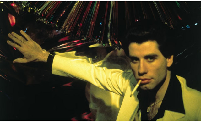 Το εμβληματικό λευκό κοστούμι του John Travolta από το «Πυρετός το Σαββατόβραδο» βγαίνει σε δημοπρασία