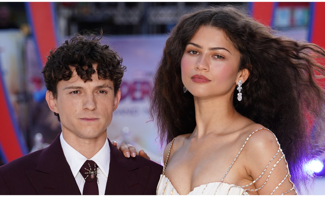 Tom Holland: &Delta;ά&kappa;&rho;&upsilon;&sigma;&epsilon; ό&tau;&alpha;&nu; &epsilon;ί&delta;&epsilon; &tau;&eta; Zendaya &sigma;&tau;&omicron;&nu; &laquo;&mu;&upsilon;&sigma;&tau;&iota;&kappa;ό&raquo; &gamma;ά&mu;&omicron; &tau;&omicron;&upsilon;&sigmaf; &sigma;&tau;&eta;&nu; &Alpha;&gamma;&gamma;&lambda;ί&alpha;