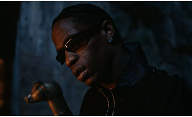 Travis Scott: &Kappa;&upsilon;&kappa;&lambda;&omicron;&phi;ό&rho;&eta;&sigma;&epsilon; &tau;&omicron; &kappa;&iota;&nu;&eta;&mu;&alpha;&tau;&omicron;&gamma;&rho;&alpha;&phi;&iota;&kappa;ό &beta;&iota;&nu;&tau;&epsilon;&omicron;&kappa;&lambda;ί&pi; &tau;&omicron;&upsilon; &ldquo;When I&rsquo;m Home&rdquo; &alpha;&pi;ό &tau;&eta;&nu; &laquo;&Omicron;&delta;ύ&sigma;&sigma;&epsilon;&iota;&alpha;&raquo;