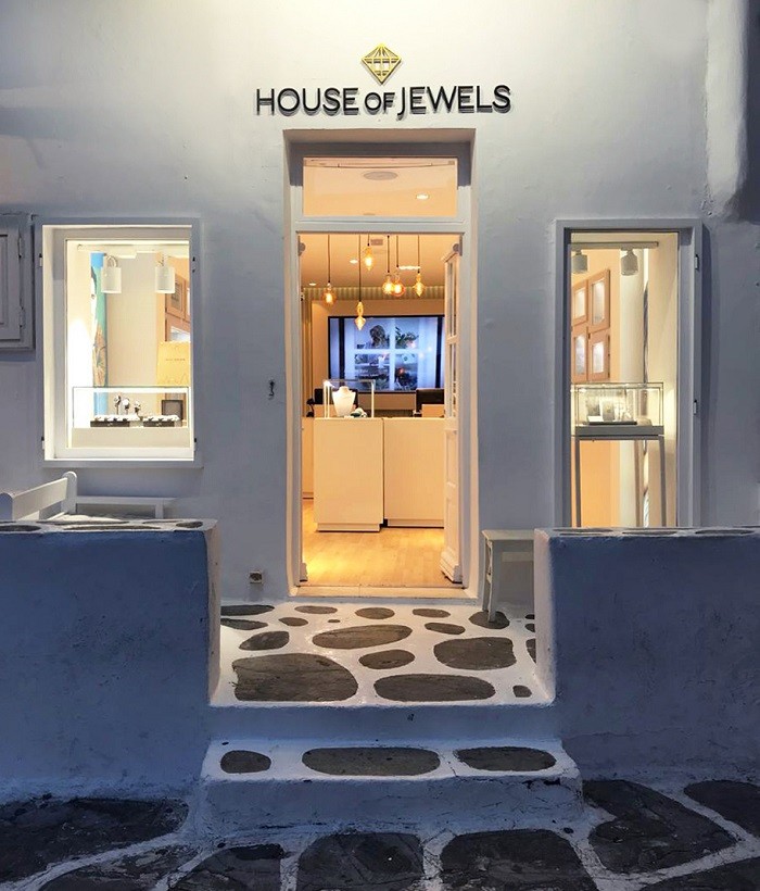 House of Jewels: Αναβαθμίστε τα σύνολα σας με τα πιο εντυπωσιακά κοσμήματα