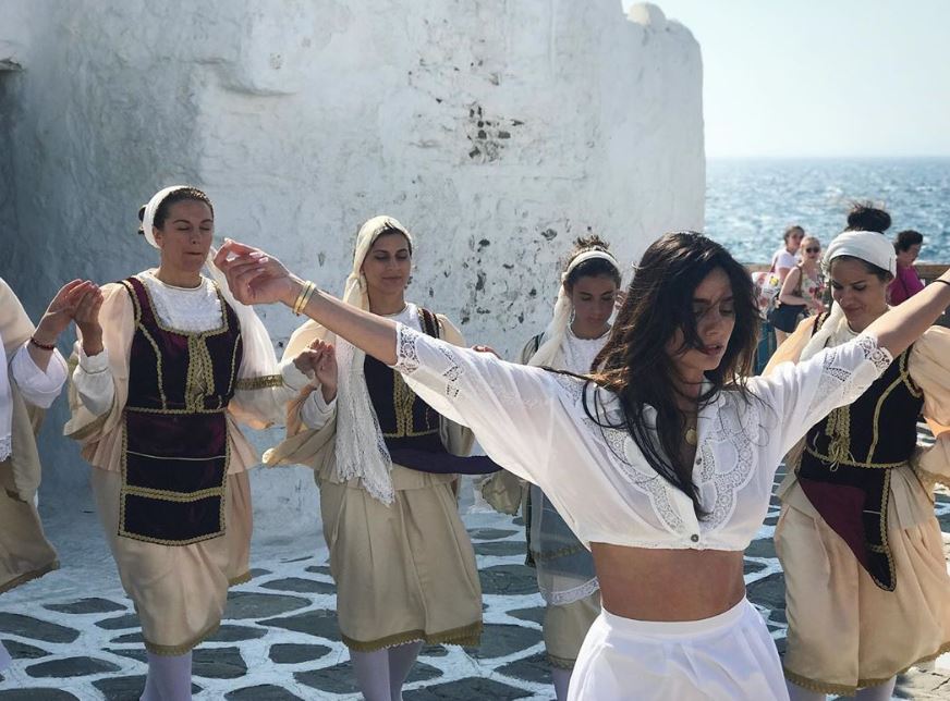 Αποκλειστικό! Η Ηλιάνα Παπαγεωργίου στο Hello.gr