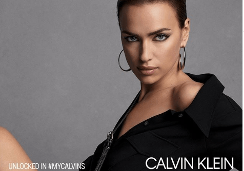 Η Ιρίνα Σάικ ποζάρει γυμνή για τη νέα καμπάνια του οίκου Calvin Klein και είναι απλά υπέροχη!