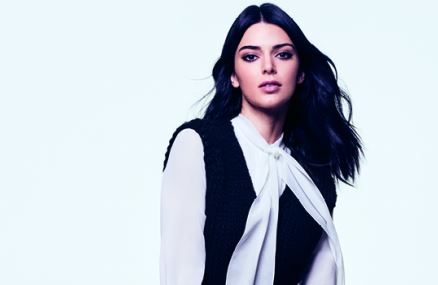 H Kendall Jenner ταξιδεύει με στυλ στην καμπάνια του οίκου Longchamp