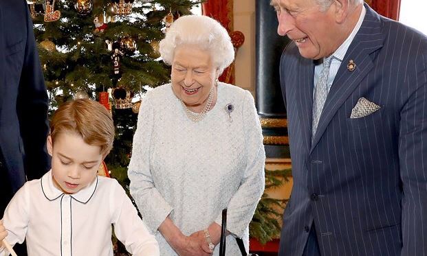 Πρίγκιπας Τζορτζ: Ετοιμάζει πουτίγκες μαζί με την Βασίλισσα Ελισάβετ