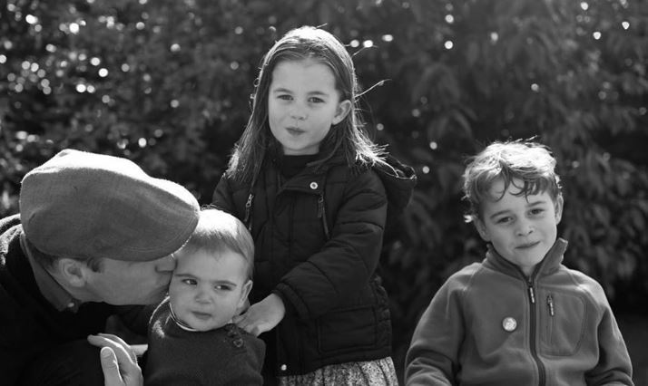 Πρίγκιπας Γουίλιαμ: Η ασπρόμαυρη οικογενειακή φωτογραφία