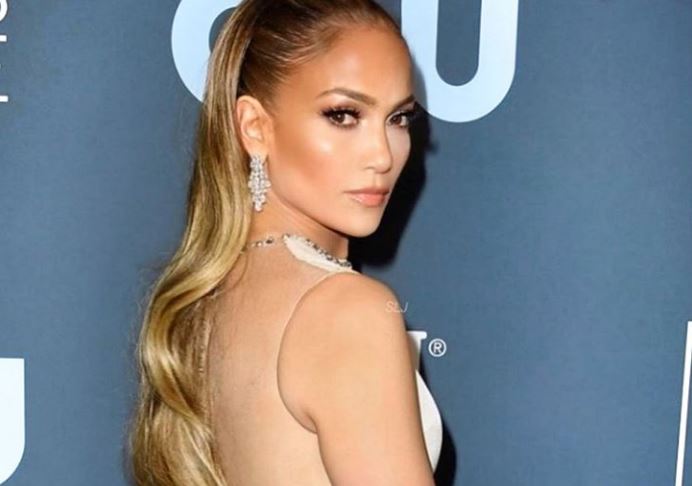 Jennifer Lopez: Οι 2+1 ασκήσεις που κάνει για καλλίγραμμα και σφιχτά πόδια