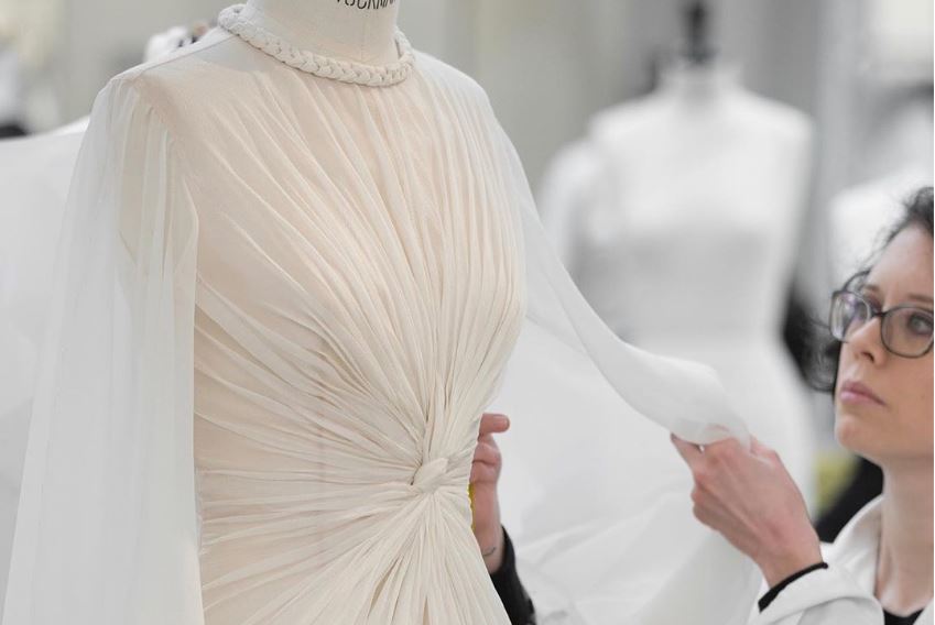 Μαγικές εικόνες και βίντεο: O oίκος Dior μας ανοίγει το ατελιέ του!