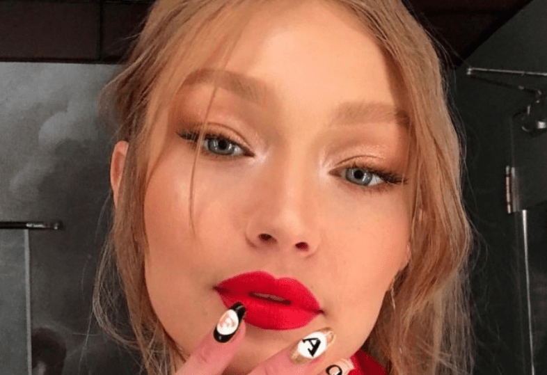 7 φρέσκα makeup looks για το βράδυ της Ανάστασης στο σπίτι