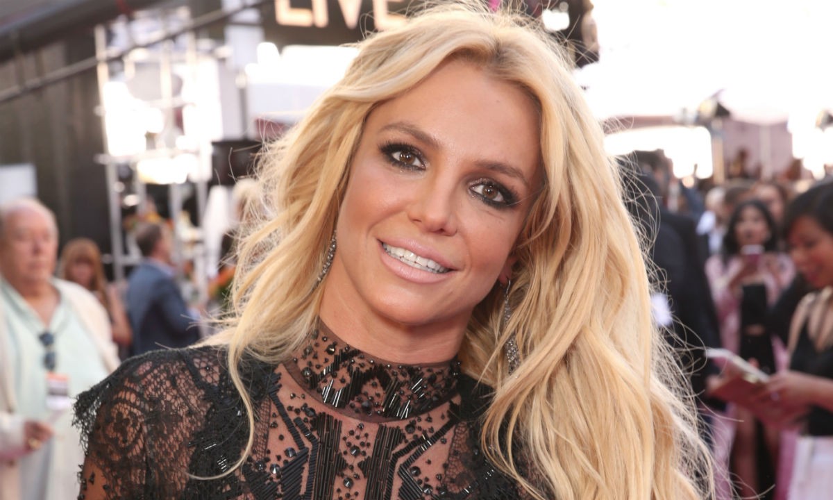 H Britney Spears έκοψε τα μαλλιά της αφέλειες και το αποτέλεσμα της πάει πολύ