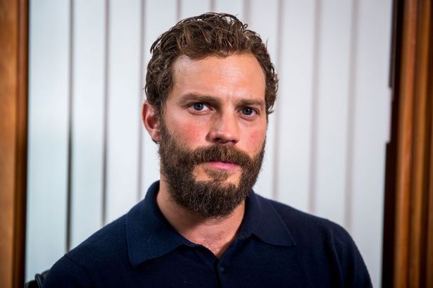 Γυμναστική στο σπίτι και “ΑΒΒΑ” για τον Jamie Dornan