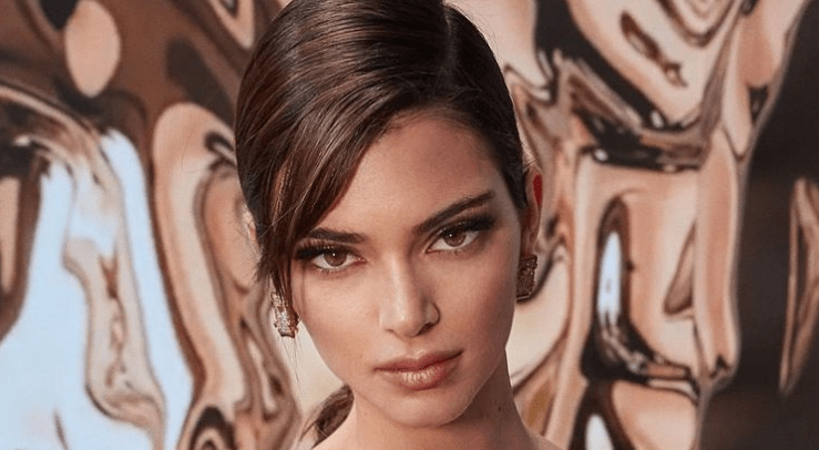 Η φωτογραφία από την παιδική ηλικία της Kendall Jenner, που θα ήθελε να εξαφανίσει