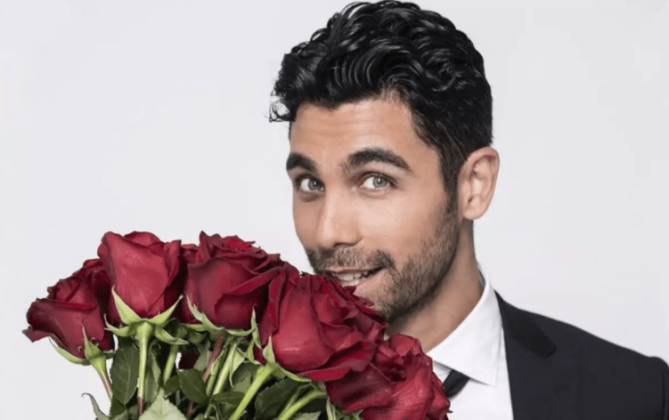 “Τhe Bachelor”: Κύπρια διαγωνιζόμενη δέχθηκε το πρώτο τριαντάφυλλο του Παναγιώτη Βασιλάκου