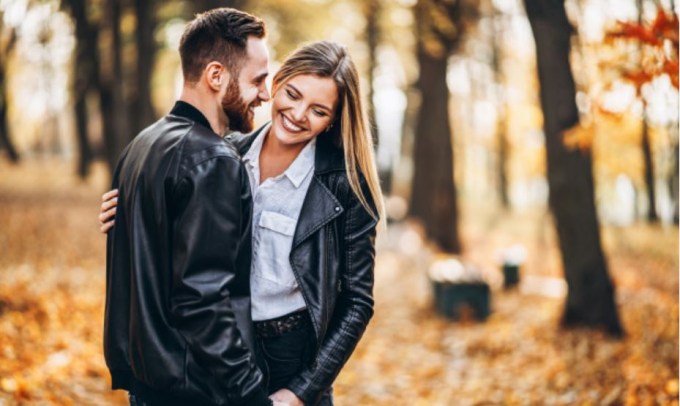 7 συνδυασμοί ζωδίων με αντίθετα χαρακτηριστικά που μπορούν να λειτουργήσουν καλά σε μία σχέση