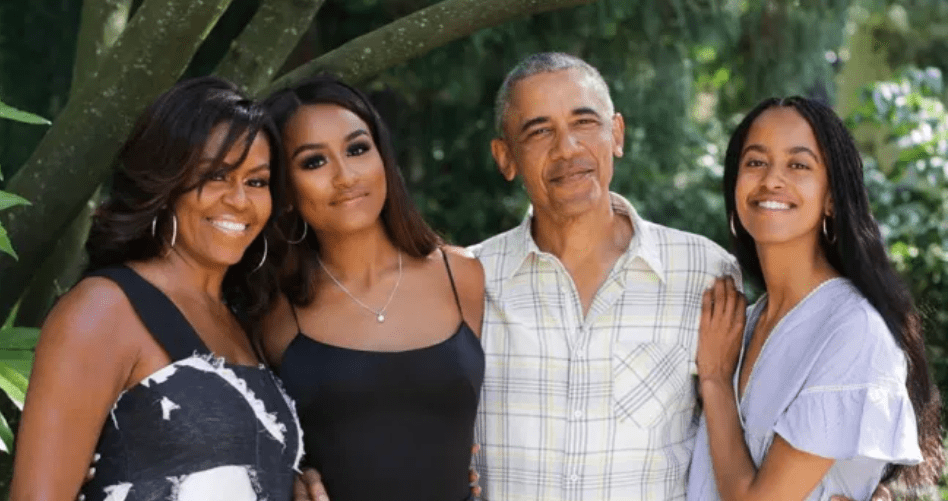 Η Μισέλ Ομπάμα ανέβασε μία οικογενειακή φωτογραφία μέσα από το σπίτι της στην Ουάσινγκτον