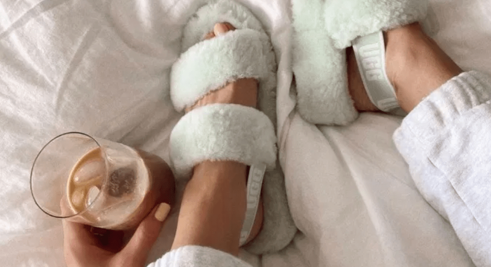 Fluffy slippers: Το key item του homewear