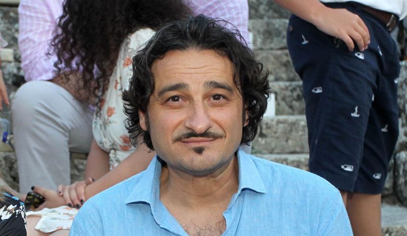 Βασίλης Χαραλαμπόπουλος: Συγκλονίζει περιγράφοντας το ατύχημα που είχε ενώ ήταν πεζός