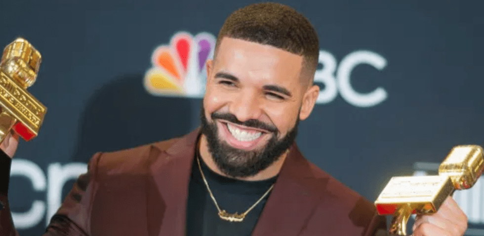 Απίστευτος ο Drake: Ο Καναδός ράπερ έχει αντίγραφο της έπαυλής του σε lego