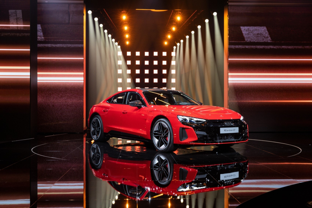 Παγκόσμια διαδικτυακή πρεμιέρα  για το Audi e-tron GT