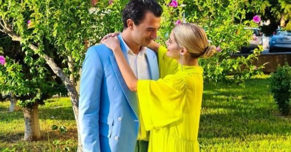 Τζένη Θεωνά – Δήμος Αναστασιάδης: Δείτε το γεμάτο χρώμα σπίτι τους!