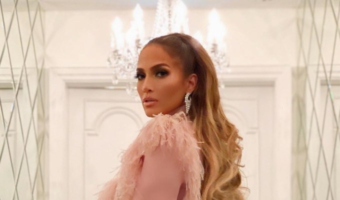 Jennifer Lopez: Η αστεία selfie στην μπανιέρα της που έγινε viral στο διαδίκτυο