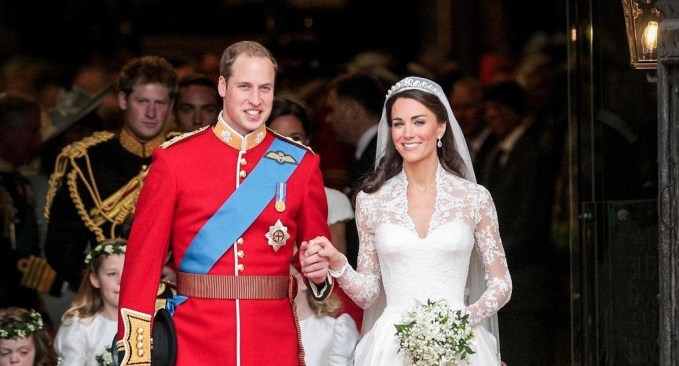 Catherine Middleton: Eπέστρεψε στο μέρος που είχε γίνει ο γάμος της, με υπέροχο look