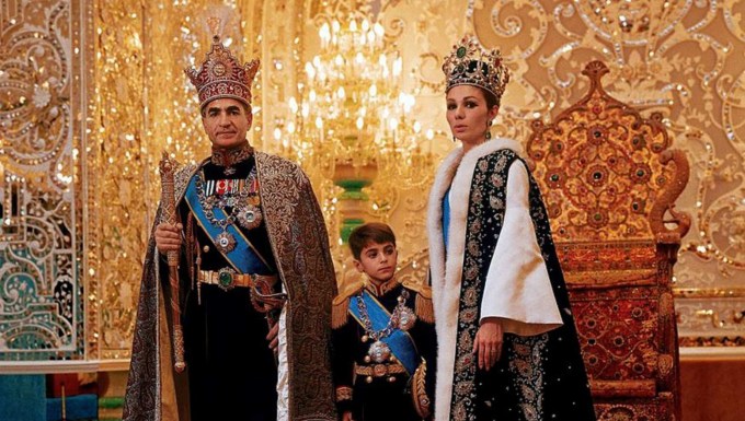 Η κατάρα των Pahlavi: Η δραματική ιστορία της τελευταίας αυτοκρατορικής οικογένειας του Ιράν