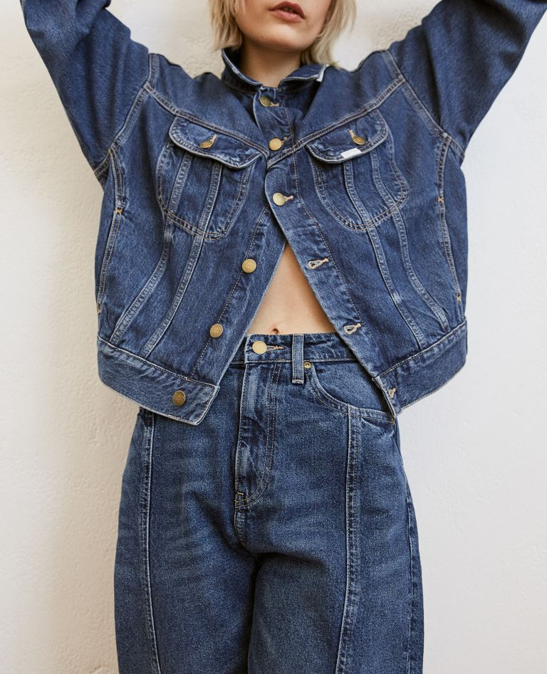 Denim Jacket: Το απόλυτο πανωφόρι της Άνοιξης σε 10 υπέροχες εκδοχές για κάθε γούστο