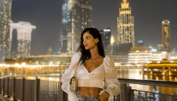 Άντρεα Κυριάκου: Οι σέξυ πόζες και τα hot μπικίνι που επέλεξε για τις διακοπές στο Nτουμπάι