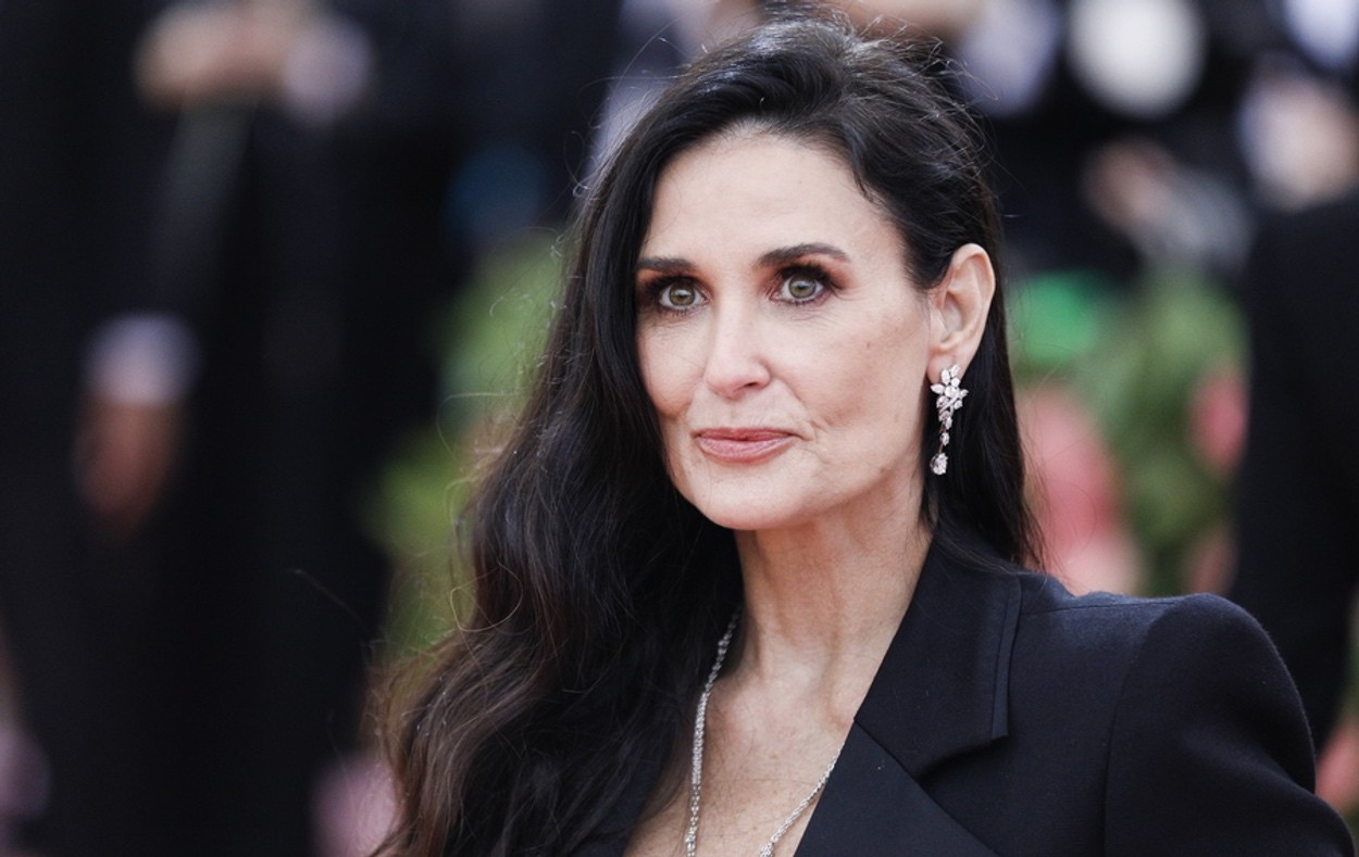 Η Demi Moore βρίσκεται στην Ελλάδα στο ατελιέ γνωστών σχεδιαστών