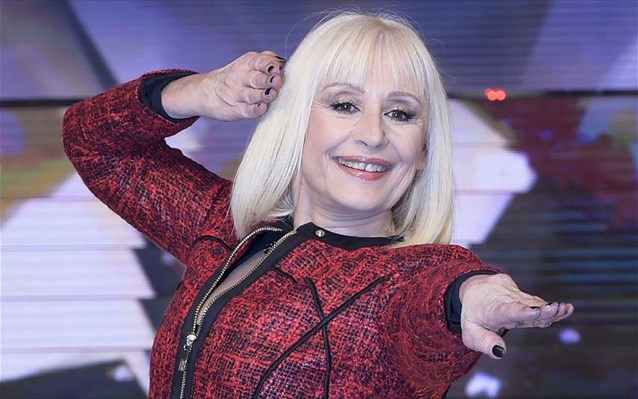 “Έφυγε” από τη ζωή το αιώνιο showgirl του πλανήτη, Ραφαέλα Καρά