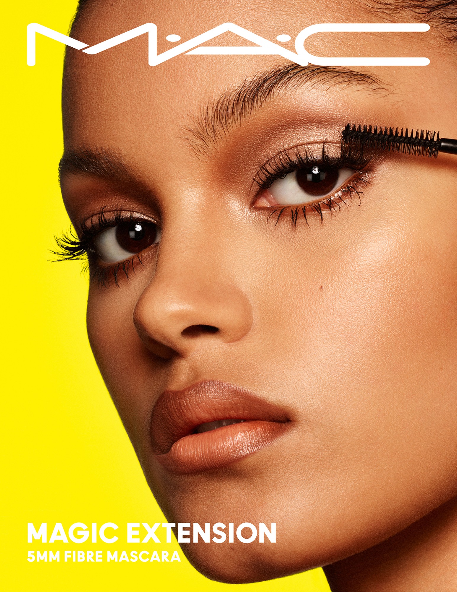 NEW MAGIC EXTENSION MASCARA Μια μάσκαρα που λειτουργεί σαν extension για τις βλεφαρίδες