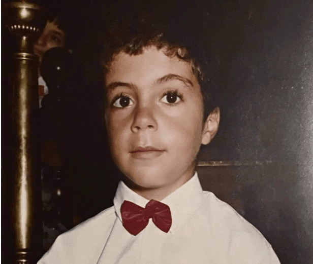 Τον αναγνωρίζετε; Ο Κύπριος ηθοποιός στη παιδική του ηλικία
