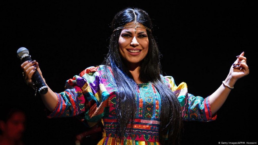 Αριάνα Σαγίν: Η διάσημη Αφγανή τραγουδίστρια πώς γλίτωσε από τα δόντια των Ταλιμπάν;