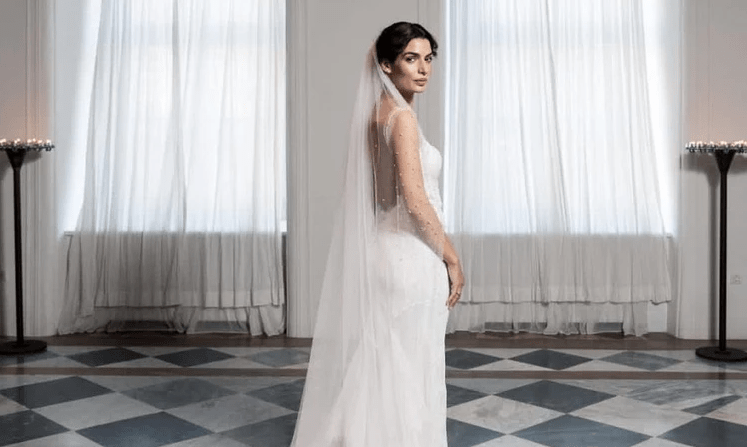 Η Τόνια Σωτηροπούλου μας δείχνει την εντυπωσιακή τούρτα του γάμου της