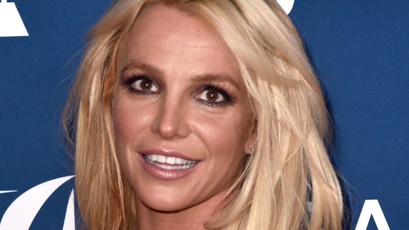 Η Britney Spears γιoρταζει τη νίκη της στο δικαστήριο με γυμνές φωτογραφίες