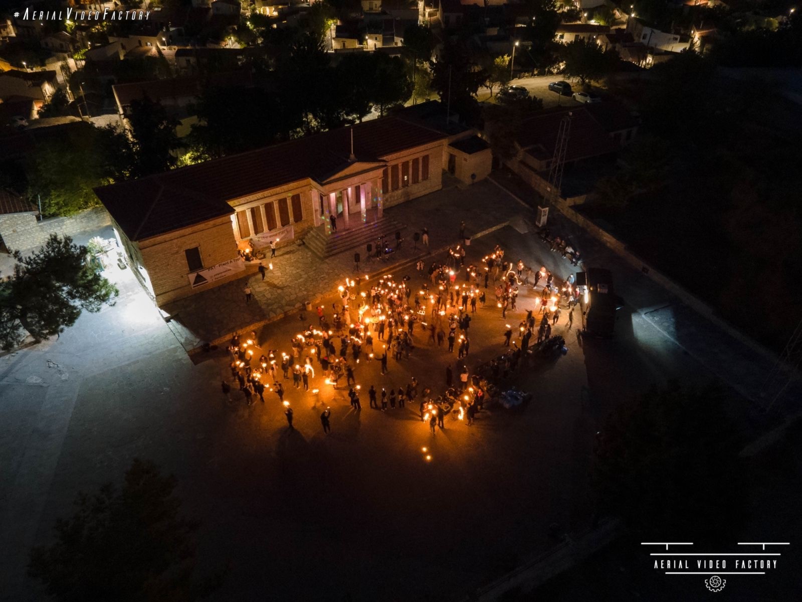 Με επιτυχία ολοκληρώθηκε η δεντροφύτευση με μότο «WAKE UP GREENER» από το καφέ BLACK ROOSTER ESPRESSO BAR.