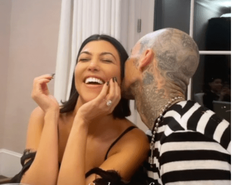 Kourtney Kardashian: Αρραβωνιάστηκε τον Travis Barker