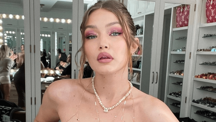 Gigi Hadid: Μας έδειξε την τεράστια συλλογή της με τσάντες συνολικής αξίας 50.000€