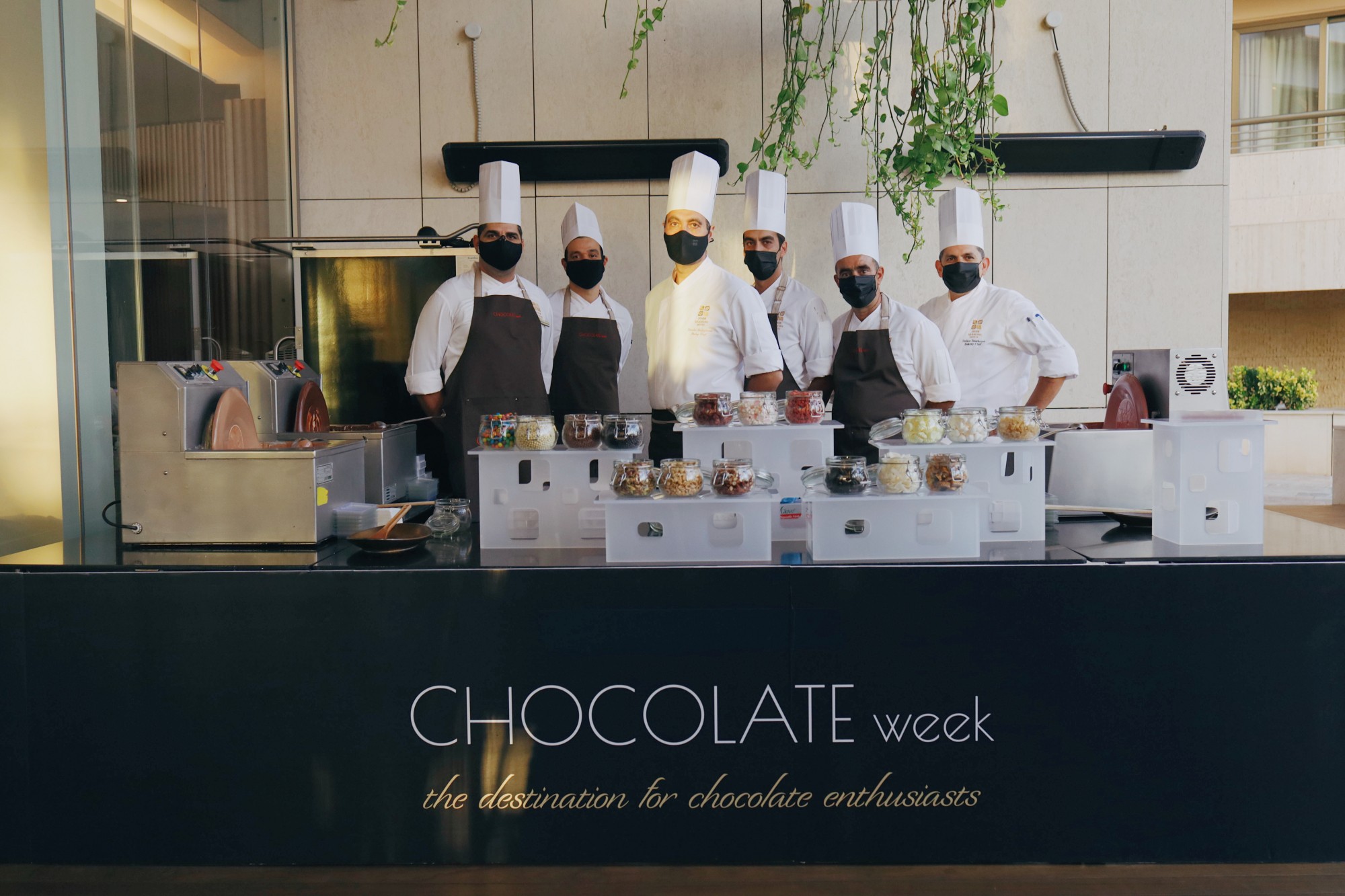 Εβδομάδα Σοκολάτας Ένα γλυκό ταξίδι γεύσεων στο Colors Café του Four Seasons
