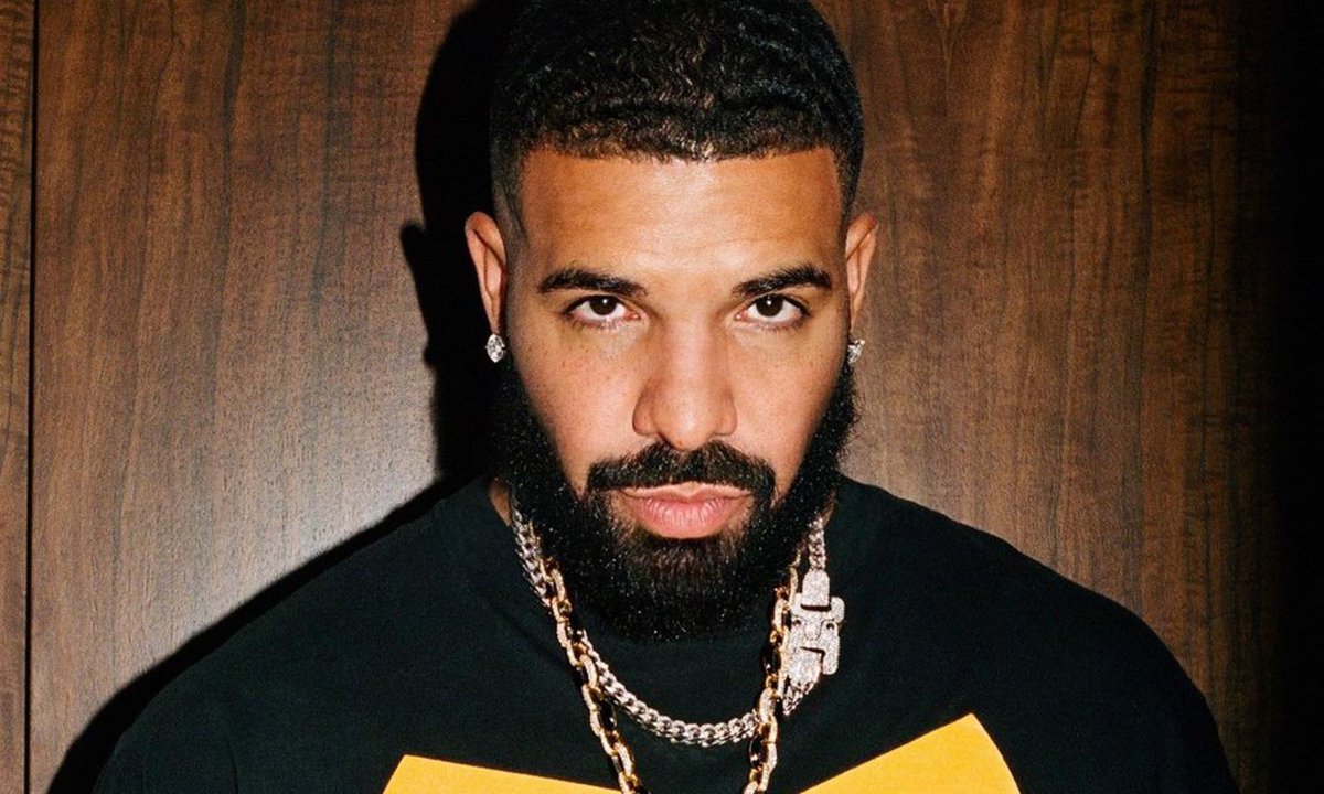 O Drake πέταξε – κυριολεκτικά – 1 εκατ. δολάρια σε strip club (VIDEO)